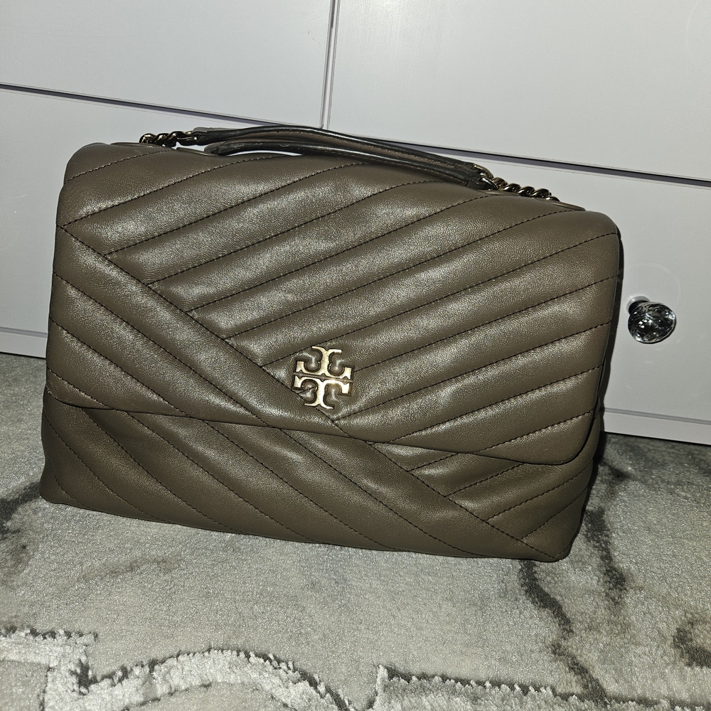Tory Burch Kira Chevron Taupe Quilted Shoulder Crossbody Bag - Picture 2 of 8